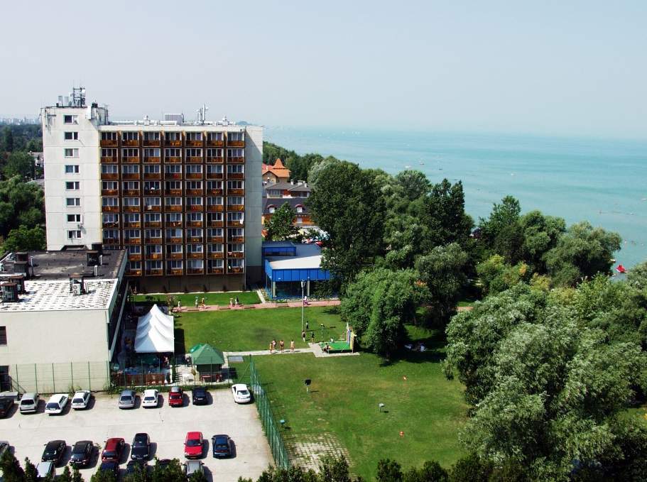 Hotel Magistern Шиофок Экстерьер фото
