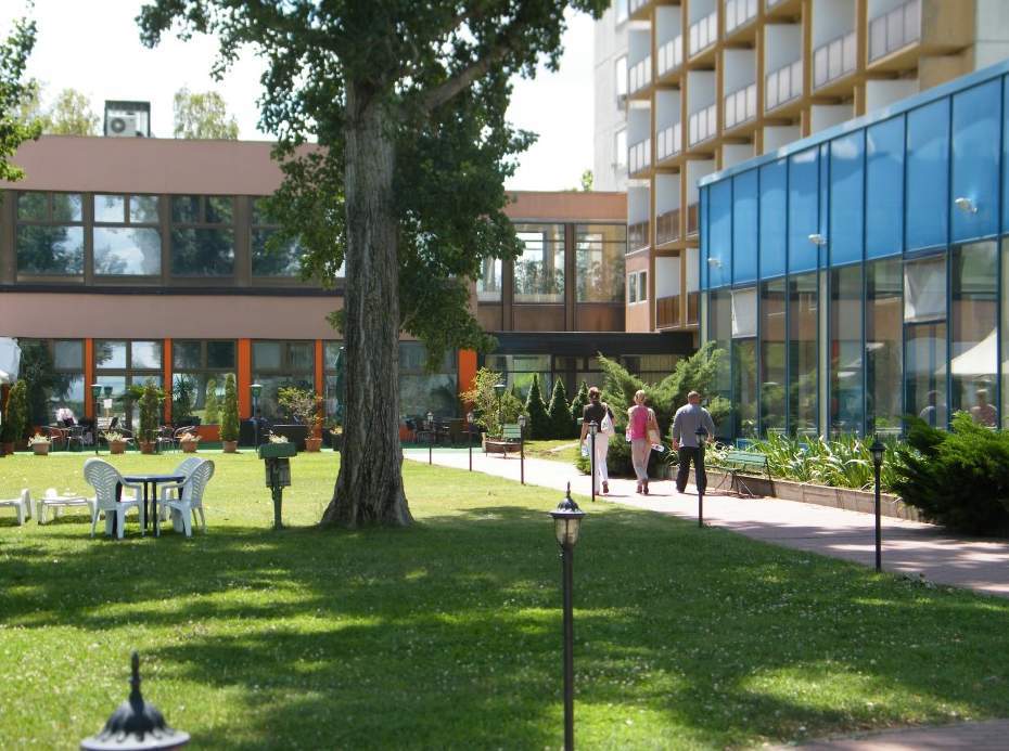 Hotel Magistern Шиофок Экстерьер фото